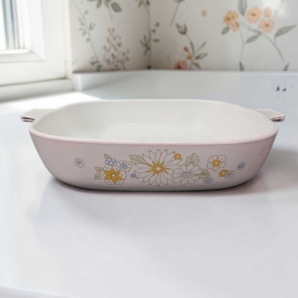 Corning Ware Floral‎ Bouquet Daisy Casserole Dish, P-10-B, Replacement Cookware